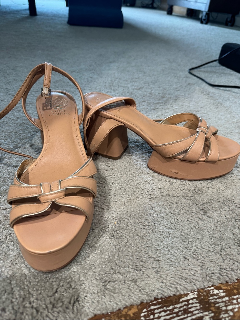 Vince Camuto Nude Tan Knotted Platform Sandals